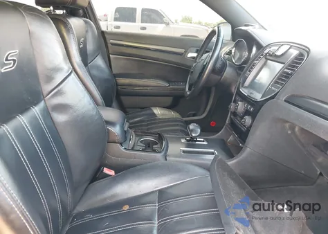 2013 Chrysler 300 300S z USA, uszkodzony, nr VIN 2C3CCABG4DH595381